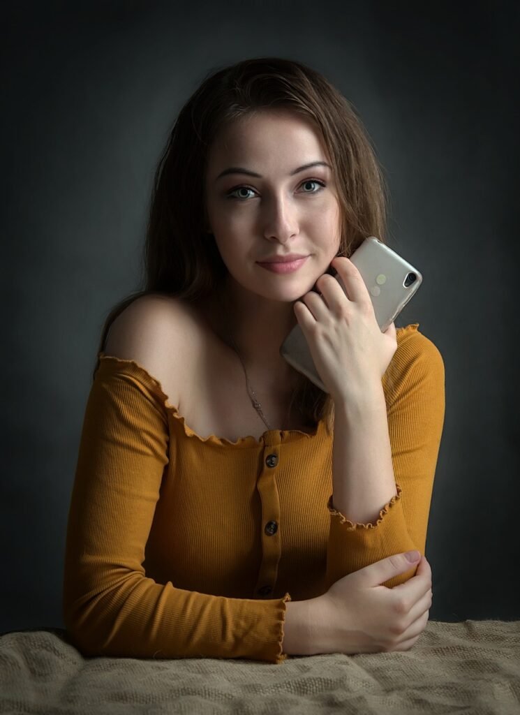 girl, telephone, smartphone-4387943.jpg